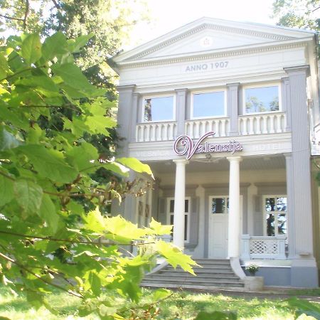 Hotel Valensija Jūrkalne Exterior foto